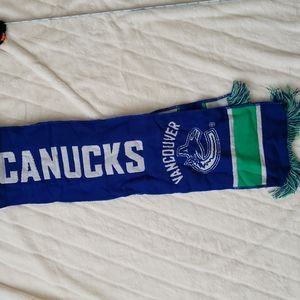 Canucks scarf